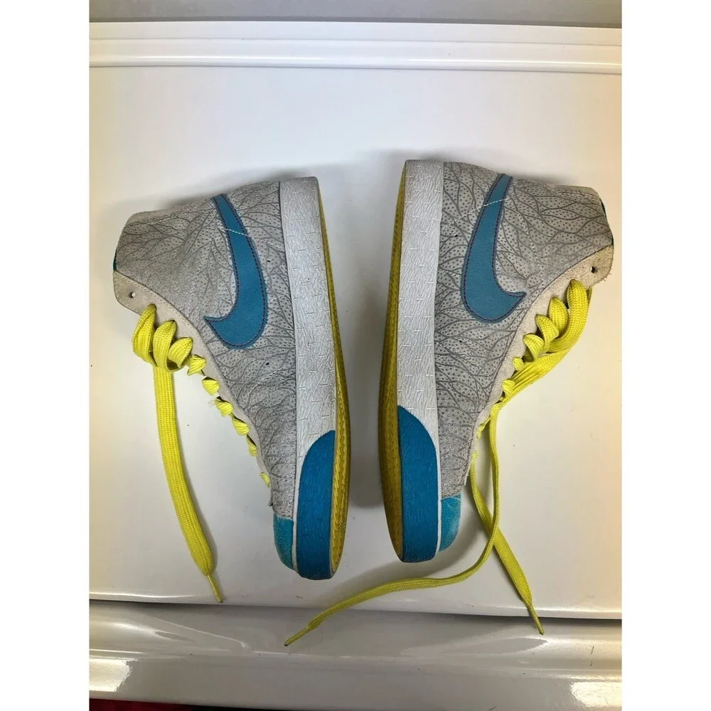 Nike Women’s High Top Blazers
